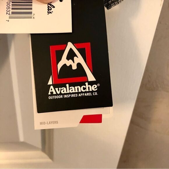 NWT Avalanche Cowl Gray Sweater Size Medium - Picture 3 of 15